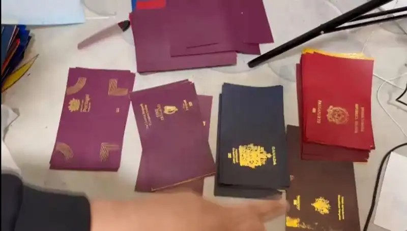 Sahte Pasaport ve Vize İle Suç Şebekesine Dev Operasyon