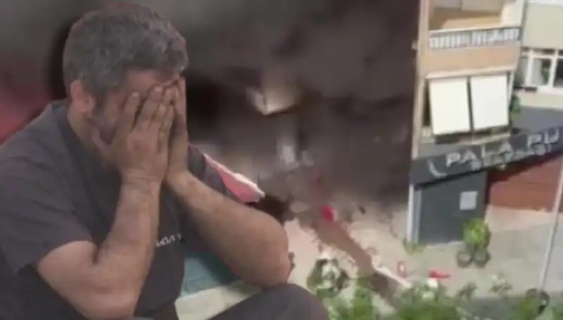 Ataşehir’deki Yangın Olayı: İş Yeri Sahibi Gözyaşlarına Boğuldu