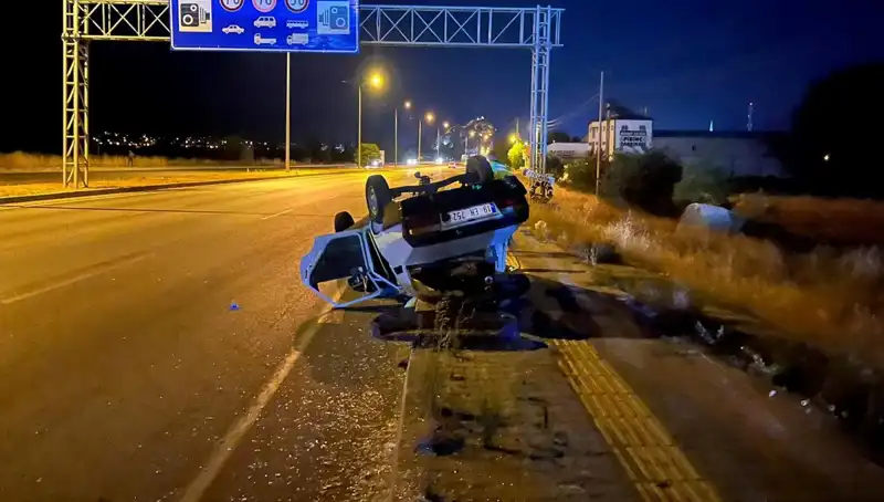 TIR ile Otomobil Çarpıştı: Tek Yara ile Korkutan Kaza