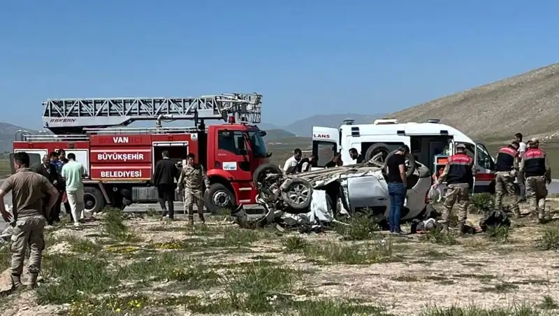 Van'da Feci Kaza: Dört Can Yitirildi, İki Kişi Yaralandı