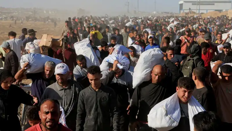 İsrail Ordusu, Han Yunus'ta Kuşatma Başlattı: 15 Kilometrelik Koridor Açıldı