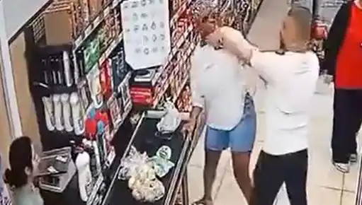 Çocuğunun Gözleri Önünde Yaşanan Olay Marketi Sarsıyor!