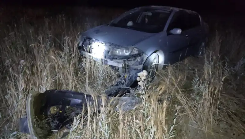 Burdur’da Otomobil Tarlaya Uçtu: Kazada İki Yaralı Duygusal Anlar Yaşandı