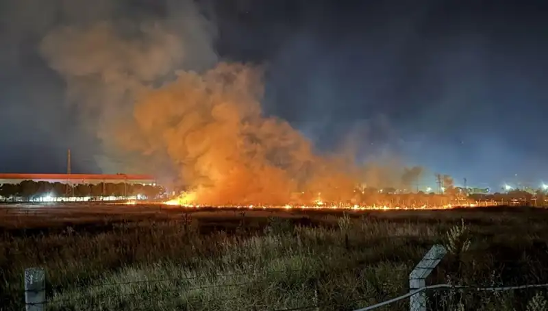 İzmir'de Gece Yarısı Yangın Paniği: Korkutan Olay Etrafta Nefes Kestİ