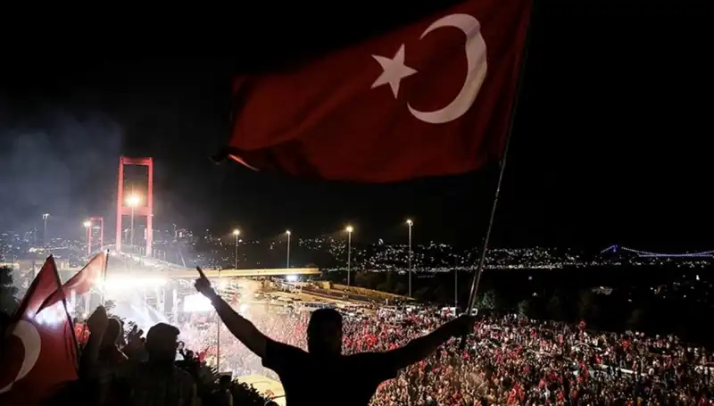 15 Temmuz'un Anısı: "En Uzun Gece" Temsilini Külliye'de Kaçırmayın