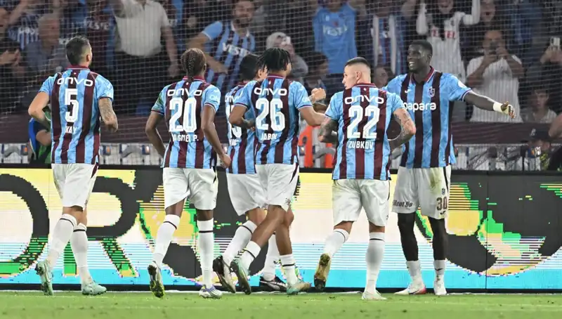 Trabzonspor'un Kocaelispor Karşısında Şampiyonluk Hedefi: Canlı Maç Anlatımı!