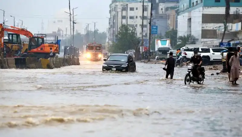 Pakistan'da Muson Yağmurları Nedeniyla Felaket Yaşanıyor! Ölü Sayısı Artsa da Artıyor