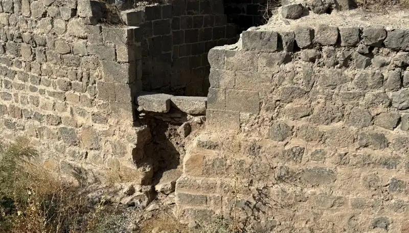 Diyarbakır'daki Saint George Kilisesi: Hamam İddialarını Çürüten Önemli Kitabe Bulundu