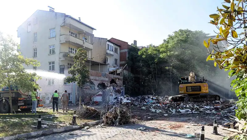 Sındırgı'da Sarsıntılar Devam Ediyor: Depremler Neden Bu Kadar Sıklaşıyor?