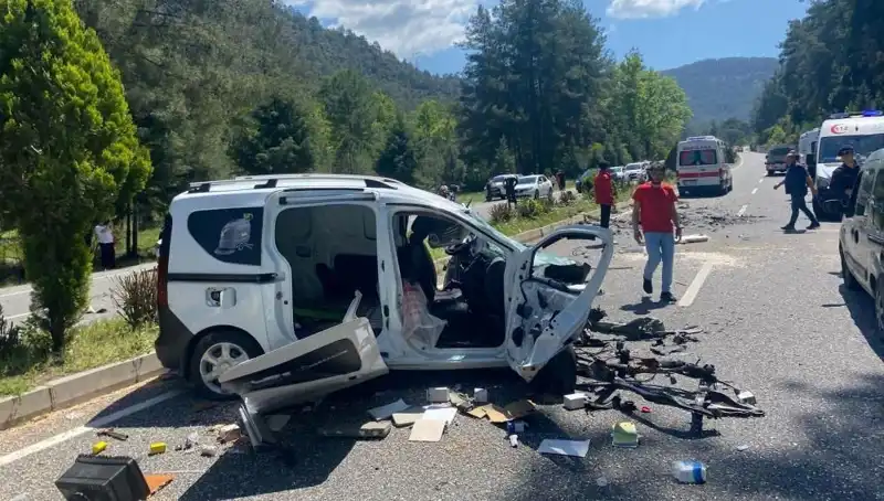 Marmaris'te Dehşet Verici Kaza: Yolu Savaş Alanına Çevirdi