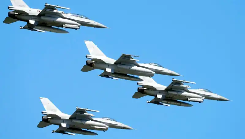ABD, Ukrayna için 310 Milyon Dolarlık F-16 Pilot Eğitimi Planını Açıkladı