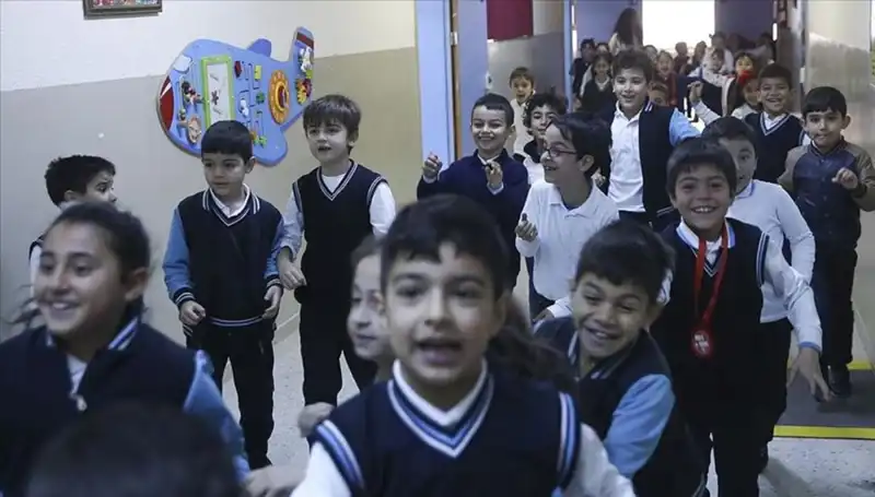2025 Okul Açılış Tarihleri: Öğrencileri Bekleyen Yenilikler Neler?