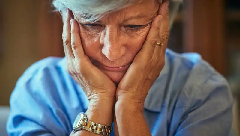 40'lı Yaşlarında Alzheimer: Stres Belirtilerini Erken Uyarı İşareti Olarak Göz Ardı Etti