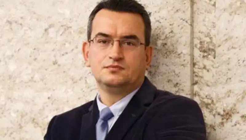 Metin Gürcan: DEVA Partisi'nin Kurucu Üyesi ve Siyasi Hayatı