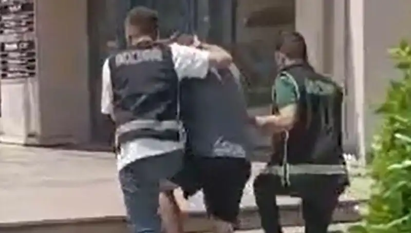 Sahte Dövizle Alışveriş Yapan Turist Sınır Dışı Edildi: Turizmde Yeni Tehlike Mi?