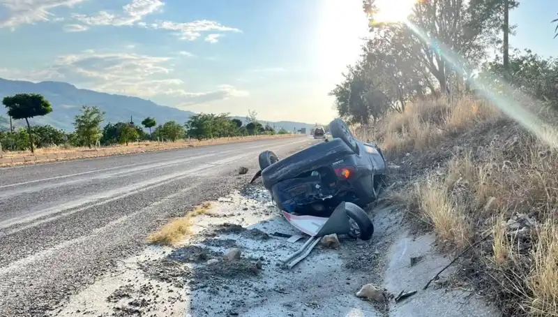 Adıyaman’da Kontrolden Çıkan Otomobil Takla Attı: Yaralılar Var
