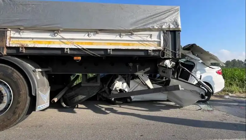Sakarya'da Trajik Kaza: Bir Kişi Hayatını Kaybetti, İki Yaralı
