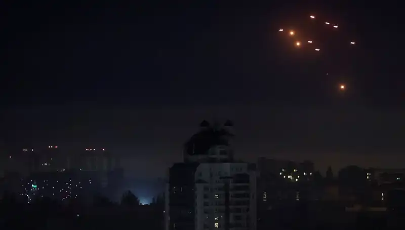 Rusya'dan Kiev'e Düzenlenen Saldırılar ve Sumi'de Tahliye Süreci Başladı
