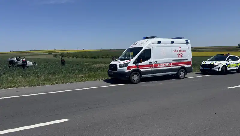 Edirne'de Devrilen Otomobilin Sürücüsü ve Eşi Yaralandı: Facia Neden Oldu?