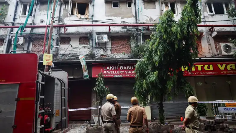 Hindistan’da Otel Yangını: 15 Kişinin Hayatını Kaybettiği Felaket