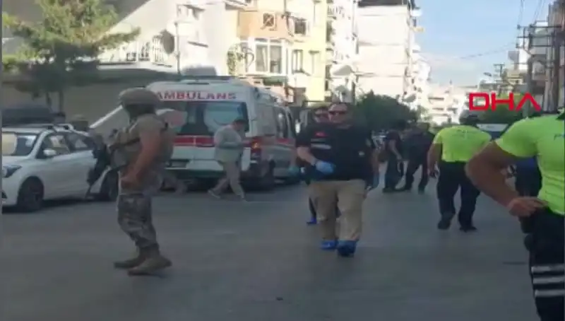 İzmir'de Karakola Silahlı Saldırı: İki Polis Şehit, Bir Yaralı!