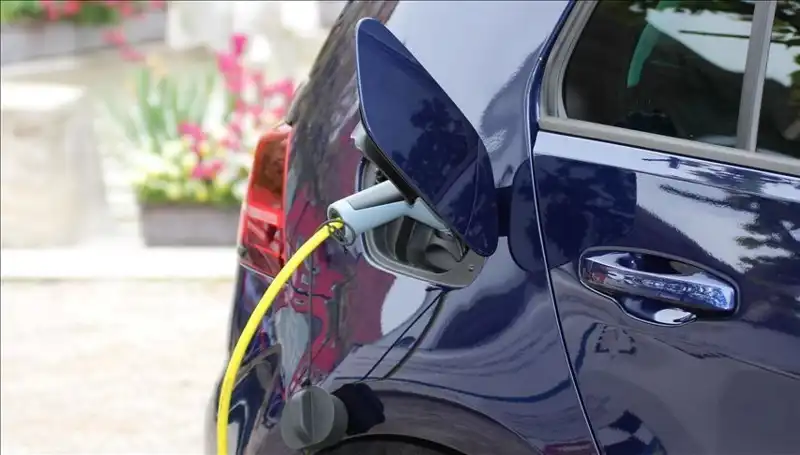 Elektrikli Araç Devrimi: Yeni Model 1500 Kilometre Menzil Sunuyor