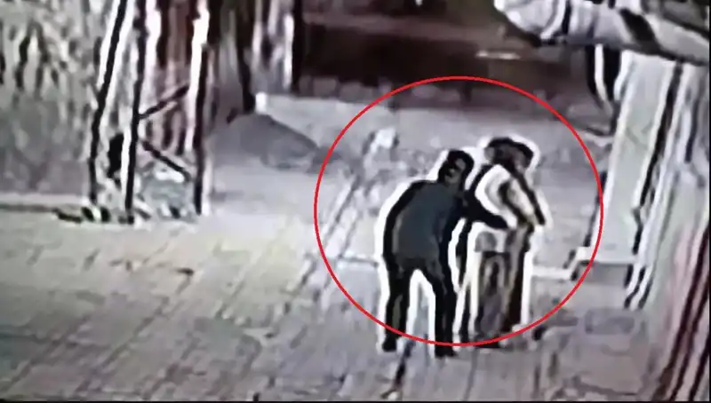 Kapkaççılara Yönelik Şaşırtıcı Operasyon: Simitçi Ve Pazarcı Kılığındaki Polisler!