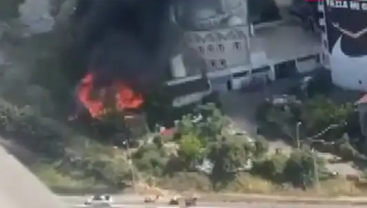 Kağıthane'de Korkutan Yangın: Dumanlar Gökyüzünü Sardı ve Panik Yarattı