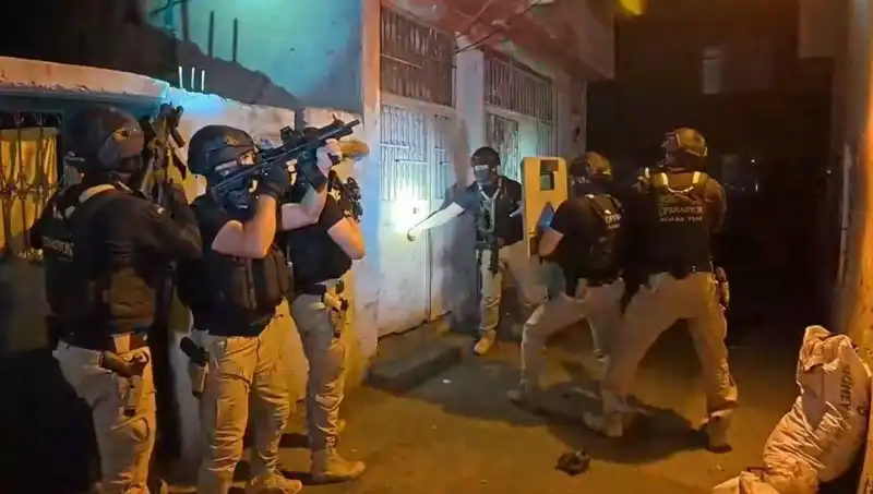İstanbul'da DAEŞ’a yönelik büyük operasyon: 18 kişi gözaltında!