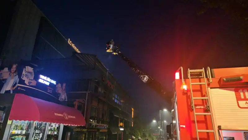 Beşiktaş'ta 3 Katlı Restoranda Büyük Yangın: Detaylar ve Gelişmeler
