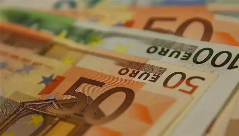 Euro'nun Zirve Noktasından Düşüşü: Ekonomik Etkiler ve Gelecek Taahhütleri