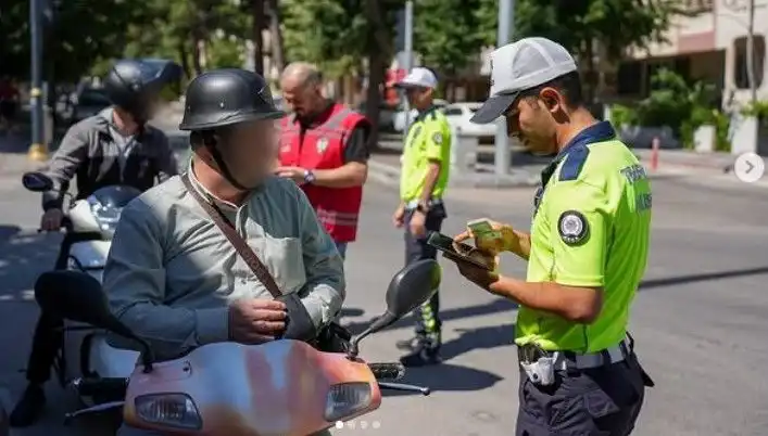 Isparta’da Yoğun Trafik Denetimleri Başladı: Sürücülere Uyarılar!