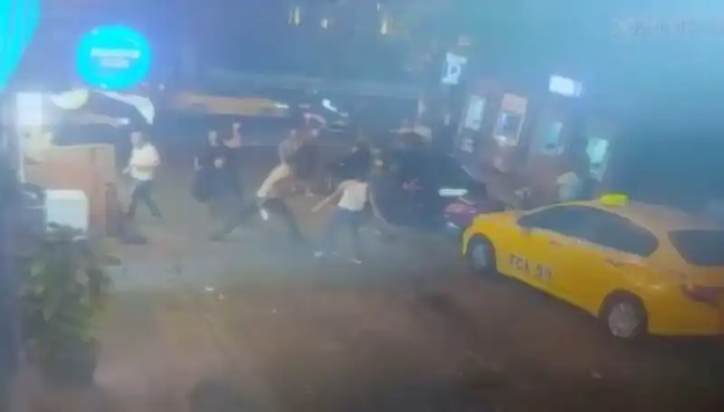 Beyoğlu'nda Sokak Kavgasında Kan Aktı: Olayın Ayrıntıları Bizlerle!