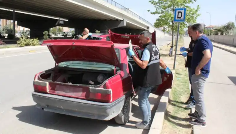 Hırsızın Yakalattığı Dram: Çaldığı Araçta Yakıt Bitince Yeni Araç Çaldı!