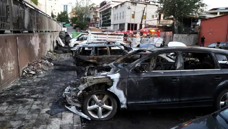 Sanayide Tamir Bekleyen Araçlar Alev Alev Yandı: Olayın Perde Arkası