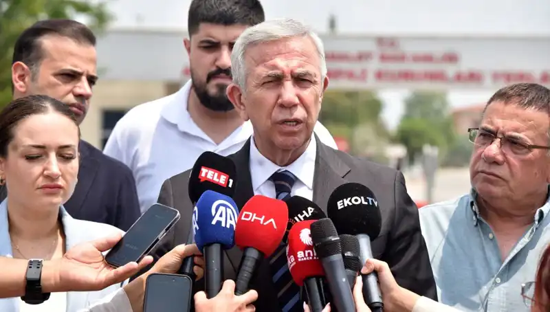 Mansur Yavaş, Antalya'da Muhittin Böcek'i Ziyaret Etti: Kent için Ne Anlam İfade Ediyor?